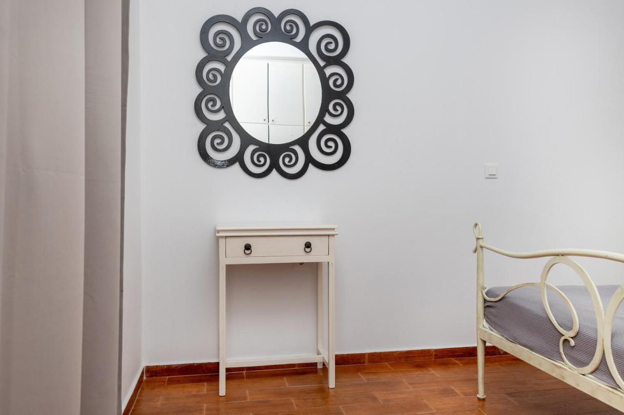 Depis Economy Apartments Naxos City Екстер'єр фото