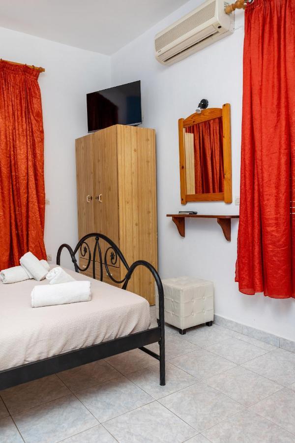 Depis Economy Apartments Naxos City Екстер'єр фото
