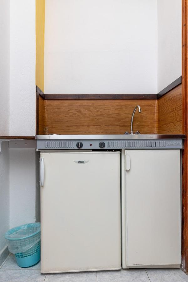 Depis Economy Apartments Naxos City Екстер'єр фото