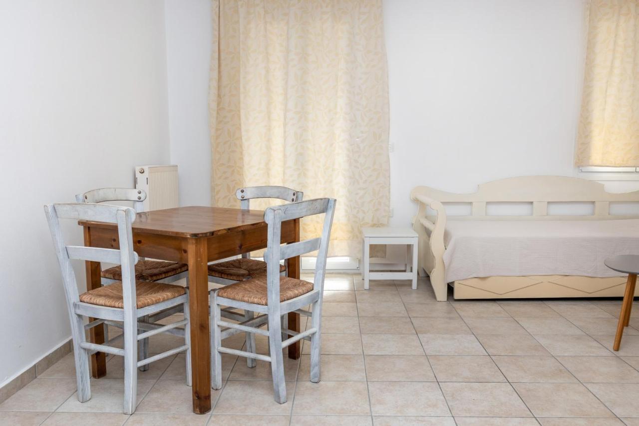 Depis Economy Apartments Naxos City Екстер'єр фото