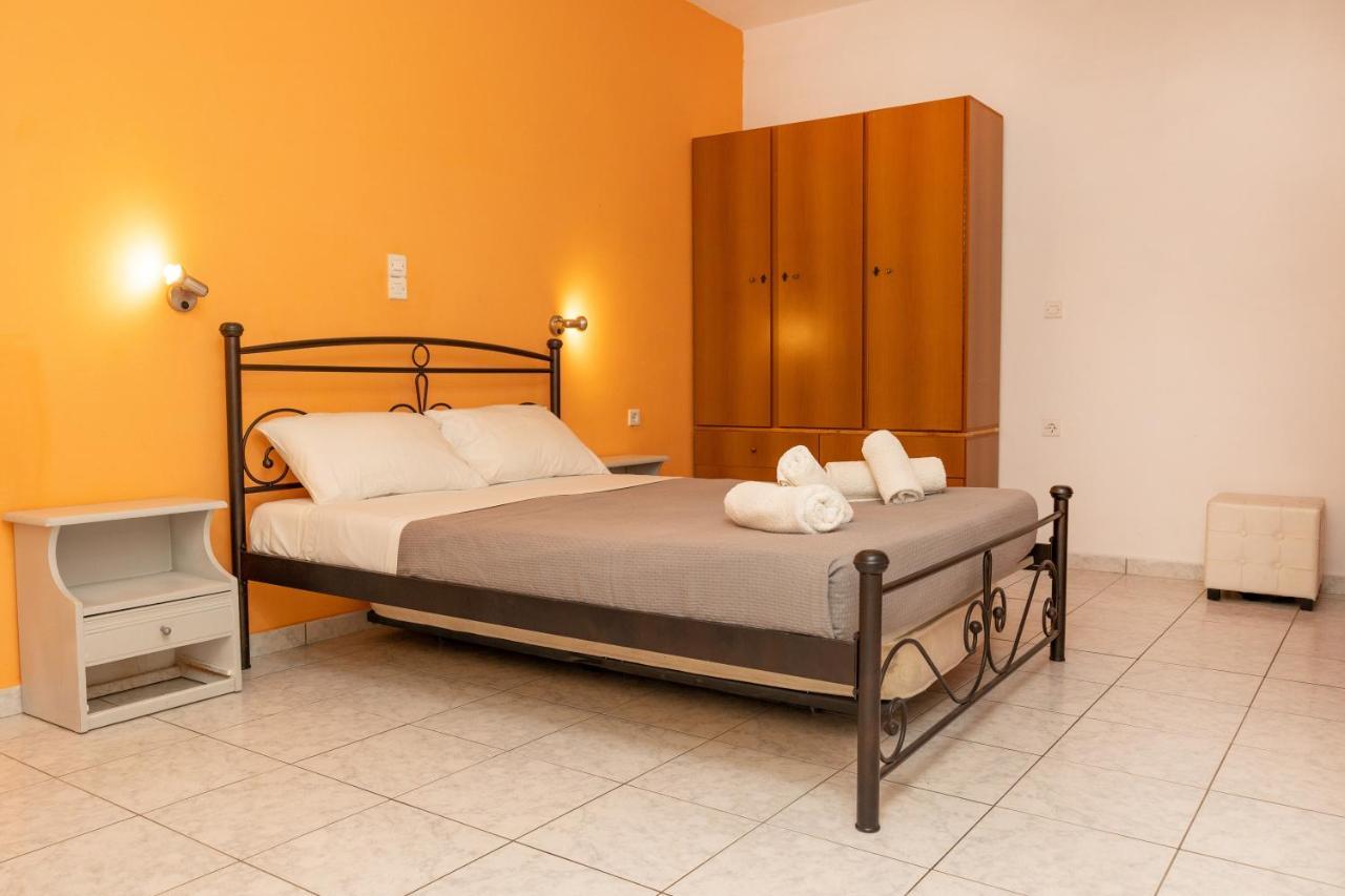 Depis Economy Apartments Naxos City Екстер'єр фото
