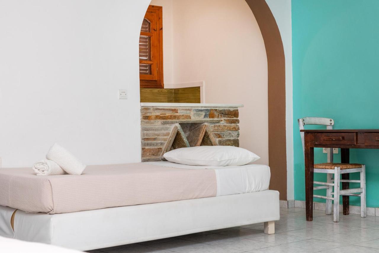 Depis Economy Apartments Naxos City Екстер'єр фото